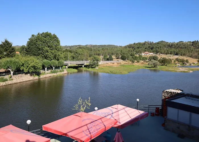 Flor Do Tavora Vandrarhem Vila da Ponte (Viseu)