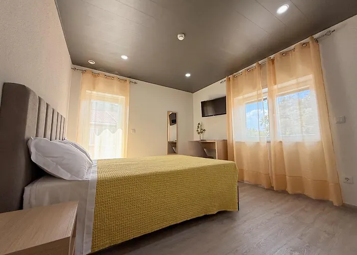 Flor Do Tavora Vandrarhem *